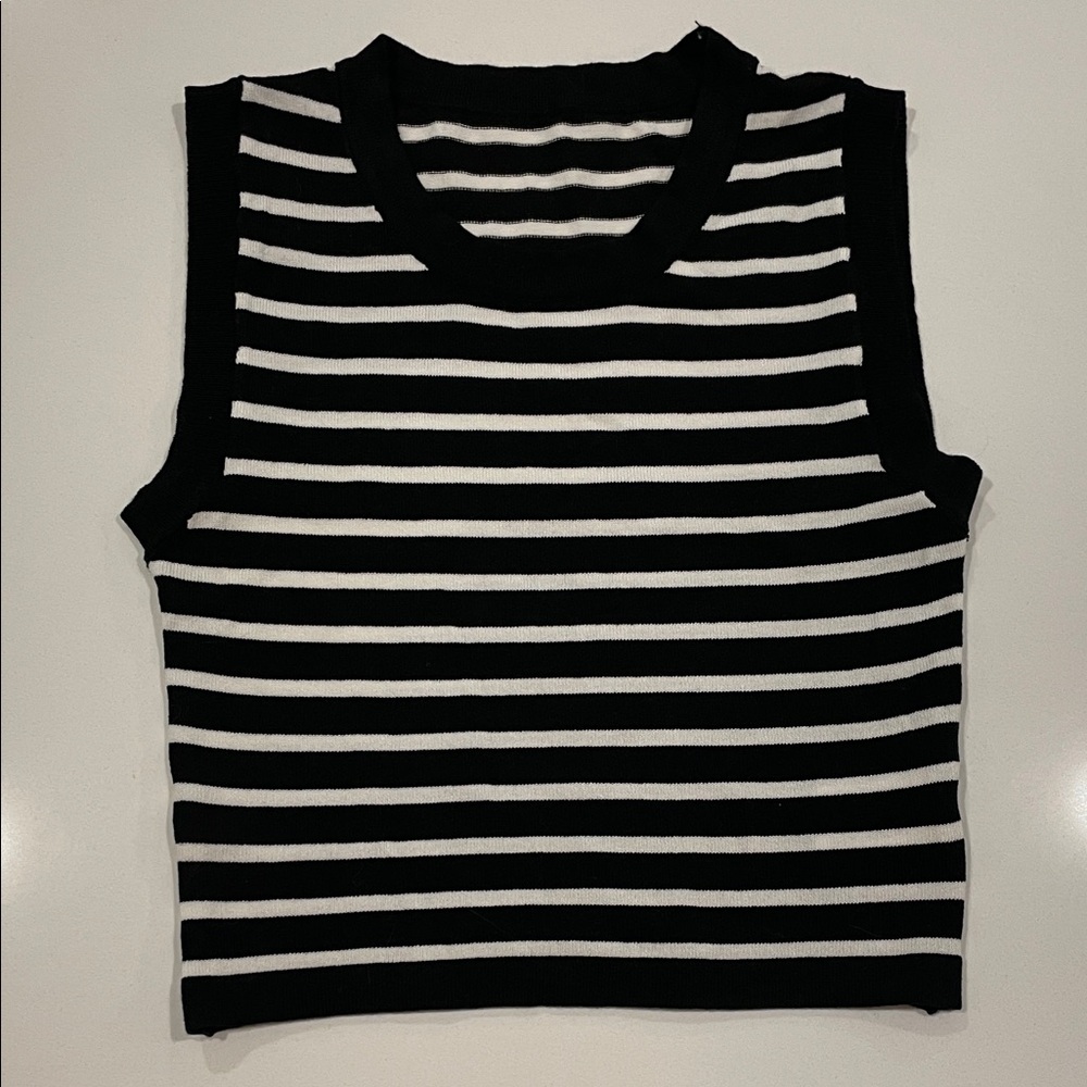 COMMENSE • Black and White Striped Sleeveless CropTop • Size Small - Picture 1 of 6